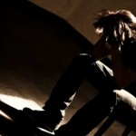 جريمة تثير الجدل.. طبيب حاول الانتحار بعد طعن زوجته