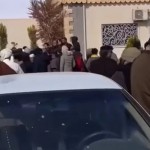 مسلحون باغتوه وحده.. مصدر مقرب يكشف مكان دفن سيف الإسلام