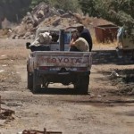 10 آليات عسكرية تتوغل بالقنيطرة.. وتقيم حواجز