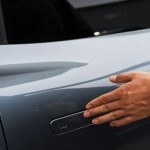 الصين تحظر مقابض الأبواب المخفية في السيارات 