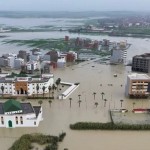 المغرب يحذر من استمرار الفيضانات وإسبانيا تجلي الآلاف بسبب العواصف