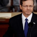 ترامب يهاجم الرئيس الإسرائيلي بكلمات غير مسبوقة ويطالب بالعفو عن نتنياهو وهرتصوغ يرد