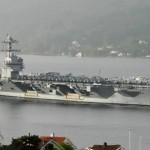 وصول أكبر حاملة طائرات في العالم للقاعدة الأميركية في كريت باليونان