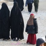 13 لبنانية غادرن مخيم الهول مع أطفالهن.. ووالد آلاء يروي