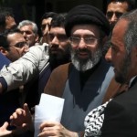 إعلام إيراني ينفي مقتل نجل خامنئي