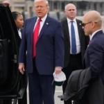 ترامب يشارك بمراسم استقبال رفات 6 جنود أميركيين قُتلوا بالحرب مع إيران