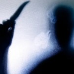 تخفيف عقوبة رجل قتل زوجته وشقيقتها بـ60 طعنة يثير جدلا واسعا