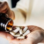 دراسة: تناول فيتامينات متعددة يومياً قد يبطئ الشيخوخة البيولوجية