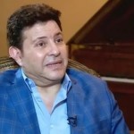 أسرة هاني شاكر تنفي فقدانه الوعي بمستشفى باريس