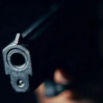 بعد ولادتها مباشرة.. يطلق النار على زوجته ثم ينتحر