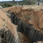 إسرائيل تدمر جسرا بالليطاني وسموتريتش يريد تطبيق نموذج غزة بلبنان