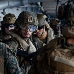 تحمل 3500 بحار ومشاة بحرية.. السفينة تريبولي تصل المنطقة