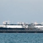 إصابة ناقلة بمقذوف قبالة سواحل قطر