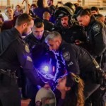 هتافات ضد نتنياهو.. إسرائيليون يطالبون بإنهاء الحرب مع إيران