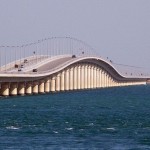 السعودية تعلن إغلاق جسر الملك فهد مع البحرين احترازيا