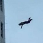 خلال بث مباشر.. صانعة محتوى توصي بابنتيها قبل سقوطها من الطابق الـ13