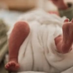 اختلفا حول سعر بيع طفل فانكشف الأمر.. المؤبد لعصابة الاتجار بالبشر 