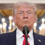 وسط تصاعد التوتر مع الفاتيكان.. ترمب ينشر صورة وكأنه يعانق المسيح