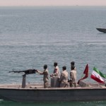 أسطول البعوض.. سلاح إيران الخفي في معركة السيطرة على مضيق هرمز