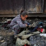 معاناة النازحين بغزة.. من قصف المدافع إلى غزو الجرذان والحشرات