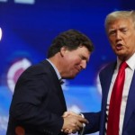 سأظل معذبا بسبب ذلك.. تاكر كارلسون يعتذر عن دعمه ترامب