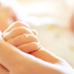 جريمة صادمة.. جدة تقتل حفيدها الرضيع للتخلص من والدته