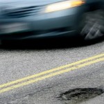 الذكاء الاصطناعي يحول السيارات المتصلة إلى آلات لاكتشاف الحفر في الطرق