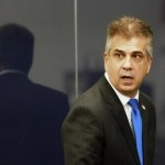 كوهين يكشف عن تحركات سرية لتمرير النفط من السعودية والإمارات لأوروبا عبر إسرائيل