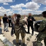 حادث خطير يشعل الحدود.. إسرائيليون يتسللون إلى لبنان لالتقاط الصور والجيش يعتقلهم فورا