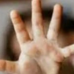 جريمة مروعة.. مصرع طفلة وإصابة أخرى بعد الاعتداء عليهما