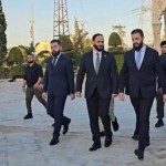 حقائب باليستية تحيط بالرئيس أحمد الشرع خلال صلاة العيد في حلب (فيديو)