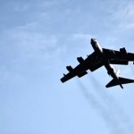 تحطم قاذفة أميركية B-52 بعد إقلاعها في كاليفورنيا