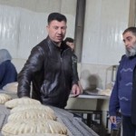 الاقتصاد السورية تخفض عدد أرغفة ربطة الخبز وتُبقي السعر ثابتا