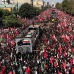 إيران.. نعش خامنئي يصل إلى قم بعد وداع حاشد في شوارع طهران