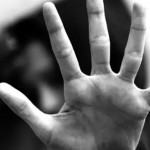 اعتداء جنسي داخل مركز أمني.. وتوقيف ضابط و3 شرطيين