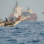 قتلى باستهداف الحوثيين سفينة بالبحر الأحمر وهجمات على الساحل الغربي باليمن