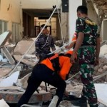 زلزال بقوة 7.7 درجة يضرب إندونيسيا.. ومشاهد توثق دماراً