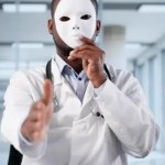 جزائريون تحت الصدمة.. أطباء مزيفون يعالجون مرضاهم بأدوية فاسدة وحشرات
