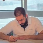 الرئيس الشرع يدوّن آية قرآنية في سجل زوار الأمين العام للأمم المتحدة