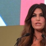 عزيزي أرجوك أن تنجز هذا اليوم.. فضيحة مراسلات السفيرة الأمريكية في اليونان تهددها بالإقالة