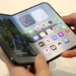آيفون ديو القابل للطي يصل المتاجر.. كيف استقبله عشاق أبل؟